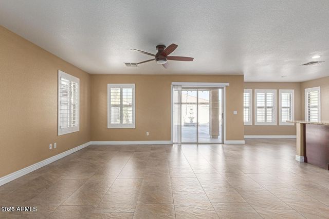 990 E DORIS Street, Avondale, AZ 85323