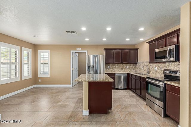 990 E DORIS Street, Avondale, AZ 85323