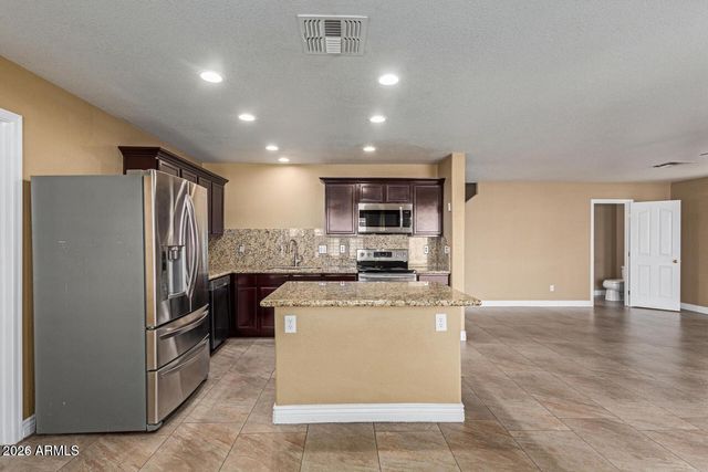 990 E DORIS Street, Avondale, AZ 85323