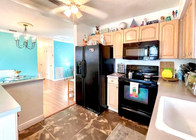 513 SW 17th Street, Fort Lauderdale, FL 33315