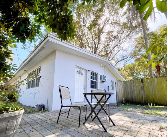 513 SW 17th Street, Fort Lauderdale, FL 33315