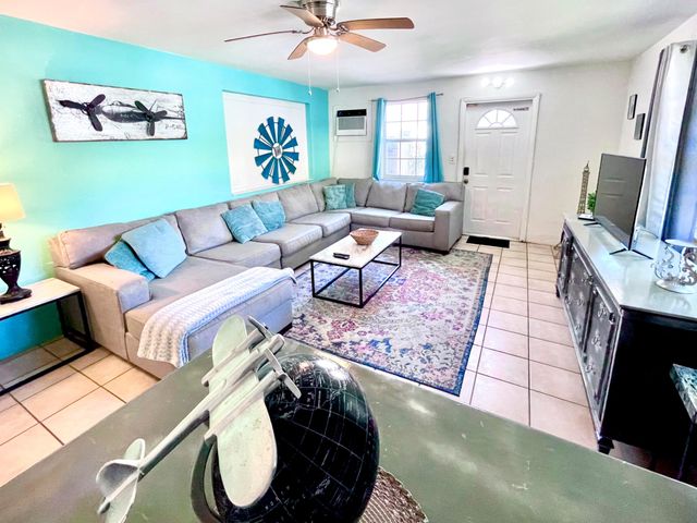 513 SW 17th Street, Fort Lauderdale, FL 33315