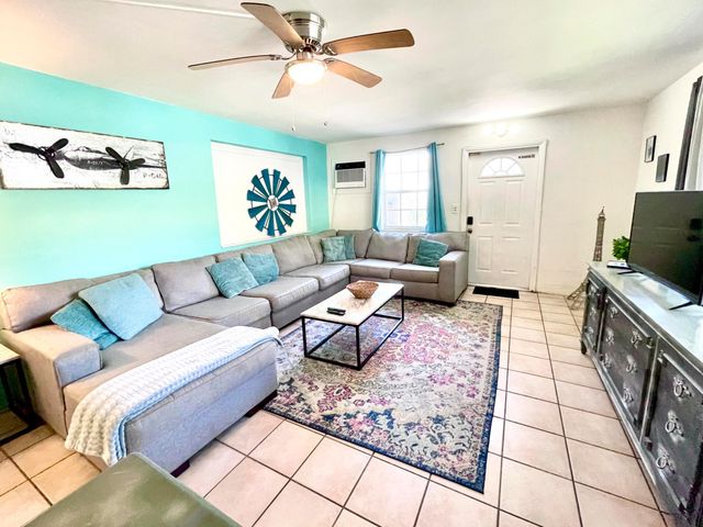 513 SW 17th Street, Fort Lauderdale, FL 33315