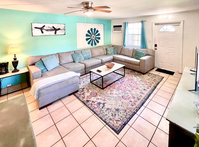 513 SW 17th Street, Fort Lauderdale, FL 33315