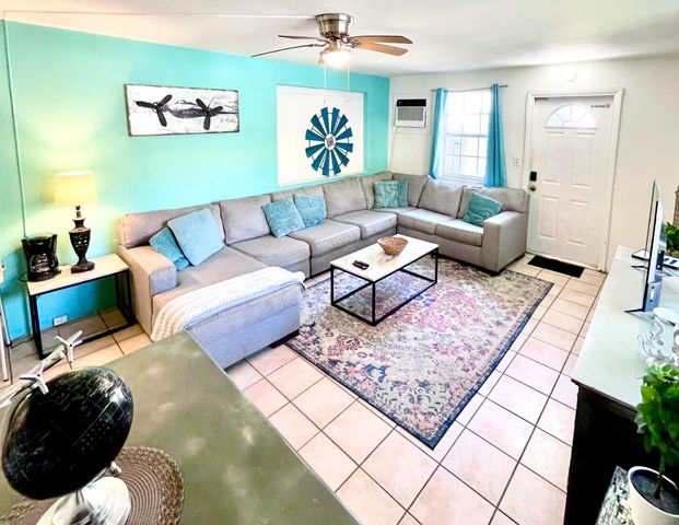 513 SW 17th Street, Fort Lauderdale, FL 33315