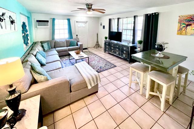 513 SW 17th Street, Fort Lauderdale, FL 33315