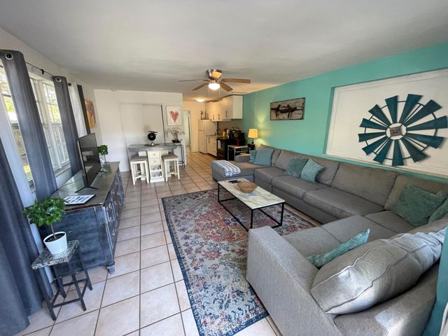 513 SW 17th Street, Fort Lauderdale, FL 33315
