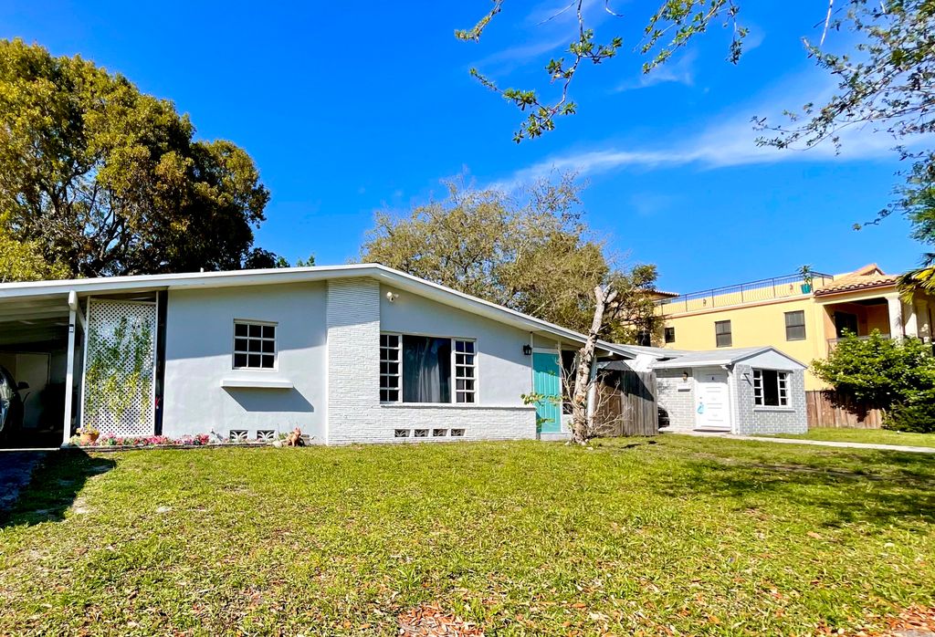 513 SW 17th Street, Fort Lauderdale, FL 33315