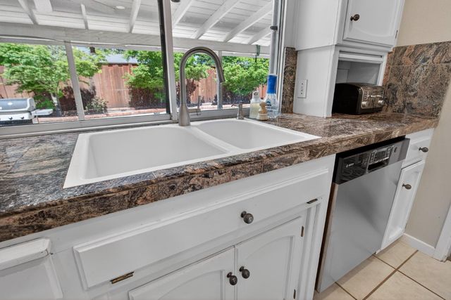 1909 Chelwood Way, Modesto, CA 95355