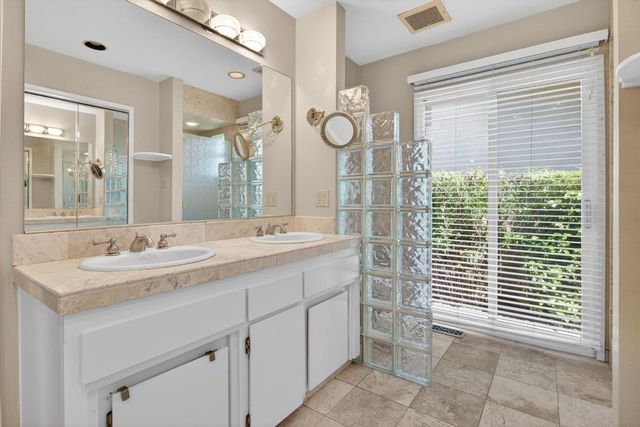 1909 Chelwood Way, Modesto, CA 95355