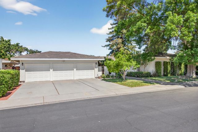 1909 Chelwood Way, Modesto, CA 95355