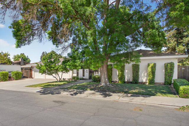 1909 Chelwood Way, Modesto, CA 95355