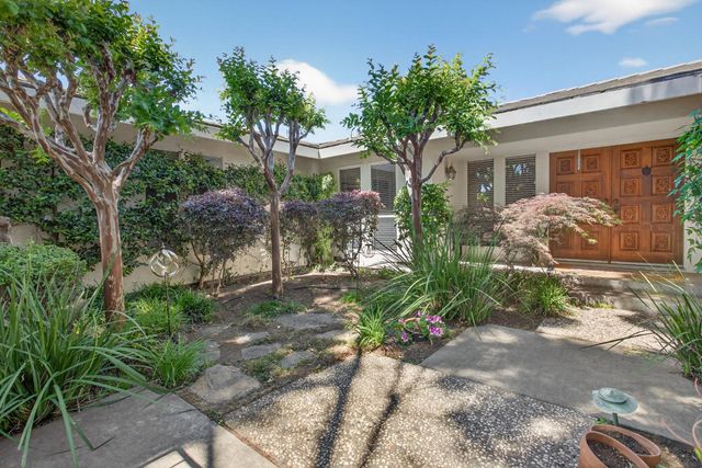 1909 Chelwood Way, Modesto, CA 95355