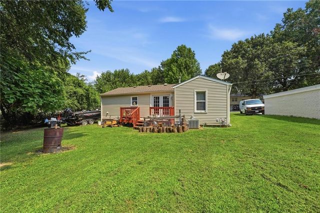 701 Hickory Street, Richmond, MO 64085