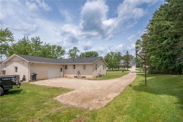 3090-3092 Brumbaugh Street NW, North Canton, OH 44720