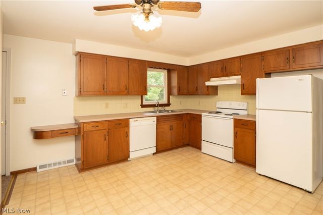 3090-3092 Brumbaugh Street NW, North Canton, OH 44720
