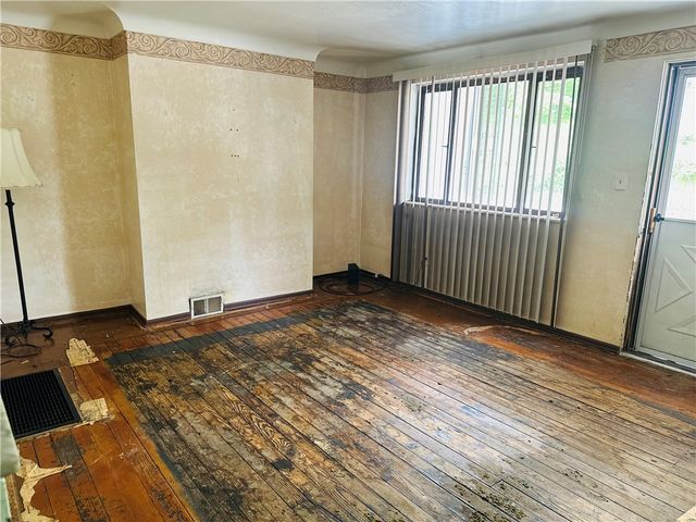 1421 Ridge Ave, N Braddock, PA 15104