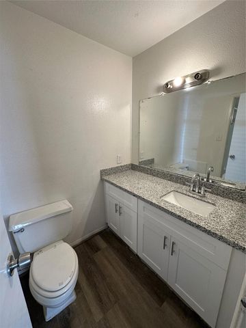 10100 S Gessner Road 212, Houston, TX 77071