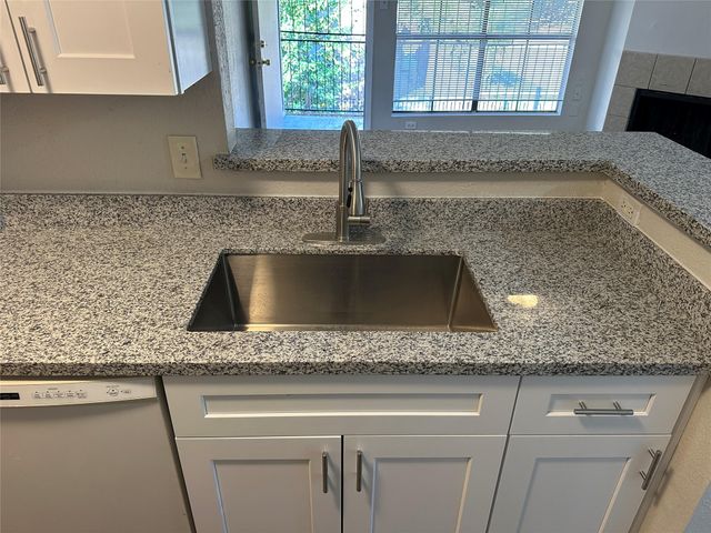 10100 S Gessner Road 212, Houston, TX 77071