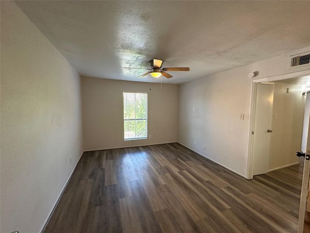 10100 S Gessner Road 212, Houston, TX 77071