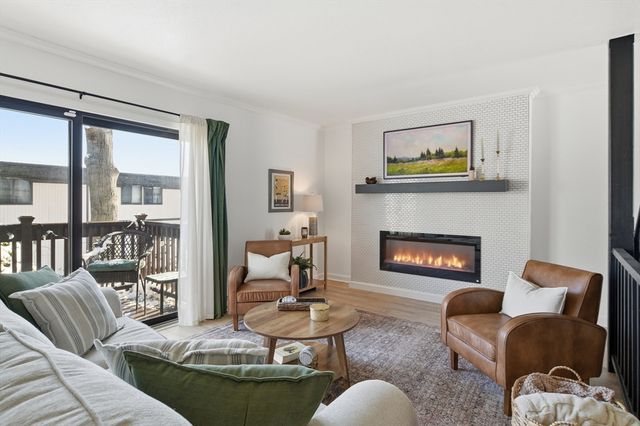 4 Pebblestone Cir 4, Suffield, CT 06078