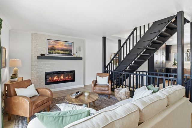 4 Pebblestone Cir 4, Suffield, CT 06078