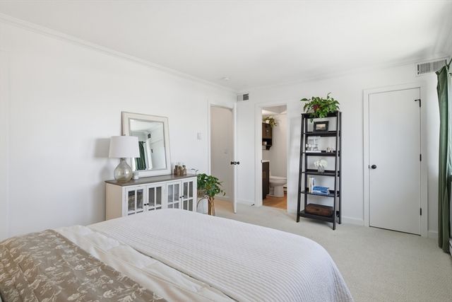 4 Pebblestone Cir 4, Suffield, CT 06078