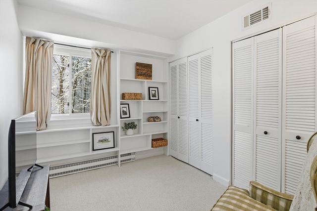 4 Pebblestone Cir 4, Suffield, CT 06078