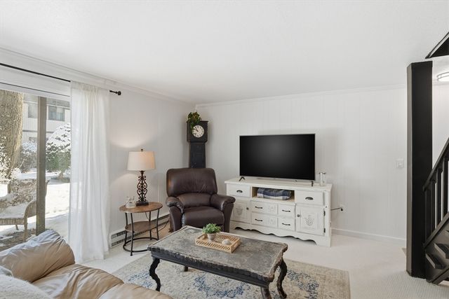 4 Pebblestone Cir 4, Suffield, CT 06078