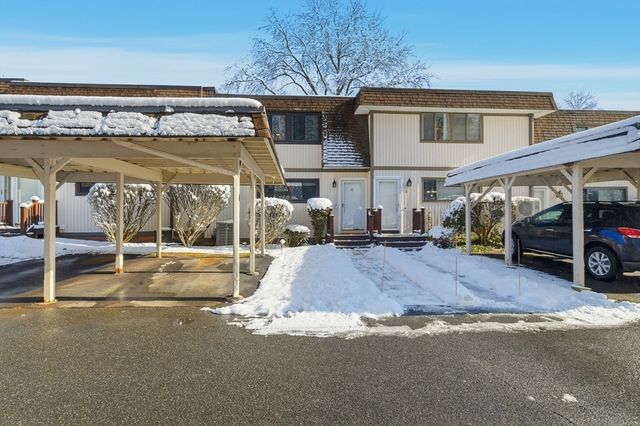 4 Pebblestone Cir 4, Suffield, CT 06078