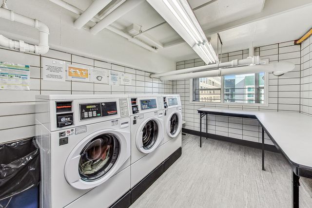 777 N Michigan Avenue 1707, Chicago, IL 60611