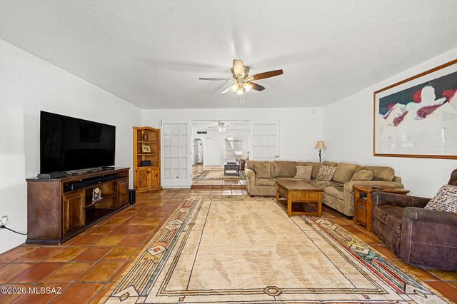 1341 W Chapala Court, Tucson, AZ 85704