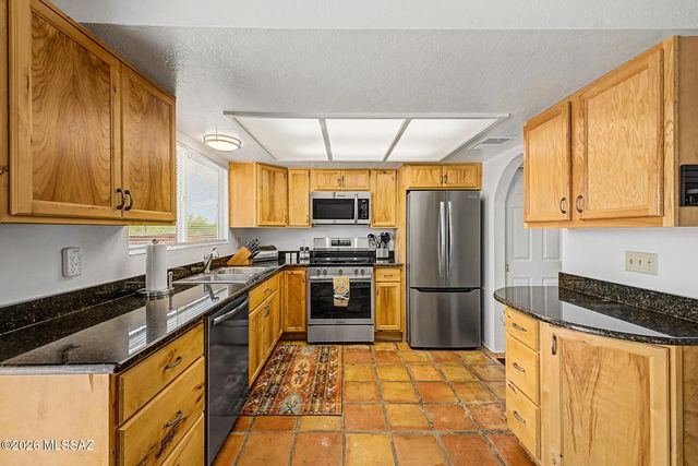 1341 W Chapala Court, Tucson, AZ 85704