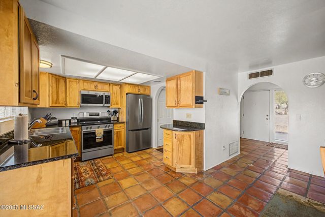 1341 W Chapala Court, Tucson, AZ 85704