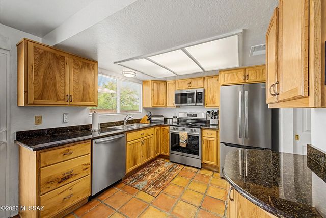 1341 W Chapala Court, Tucson, AZ 85704