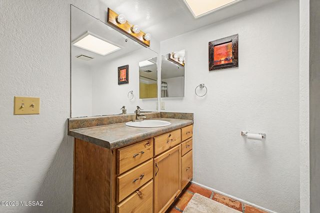 1341 W Chapala Court, Tucson, AZ 85704