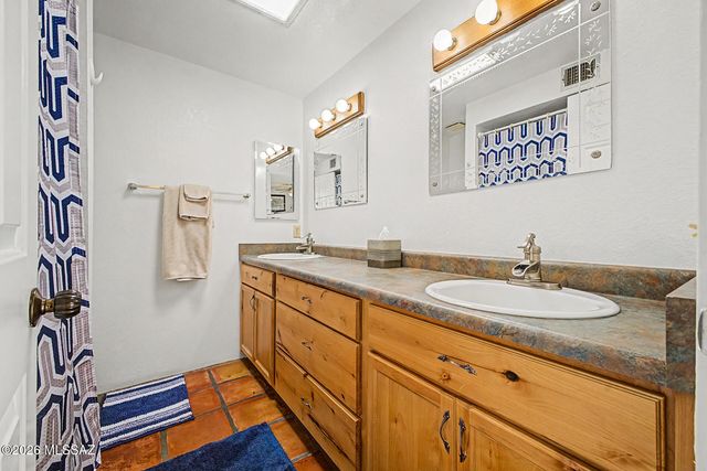 1341 W Chapala Court, Tucson, AZ 85704