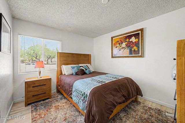 1341 W Chapala Court, Tucson, AZ 85704