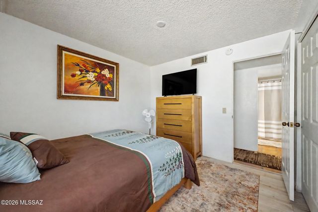 1341 W Chapala Court, Tucson, AZ 85704