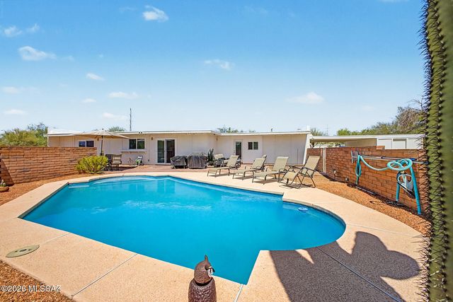 1341 W Chapala Court, Tucson, AZ 85704