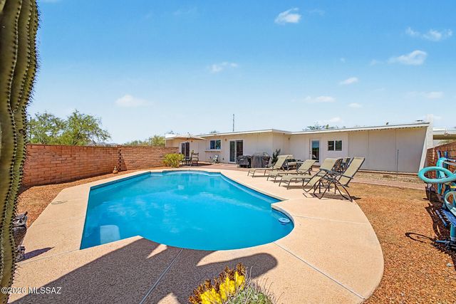 1341 W Chapala Court, Tucson, AZ 85704