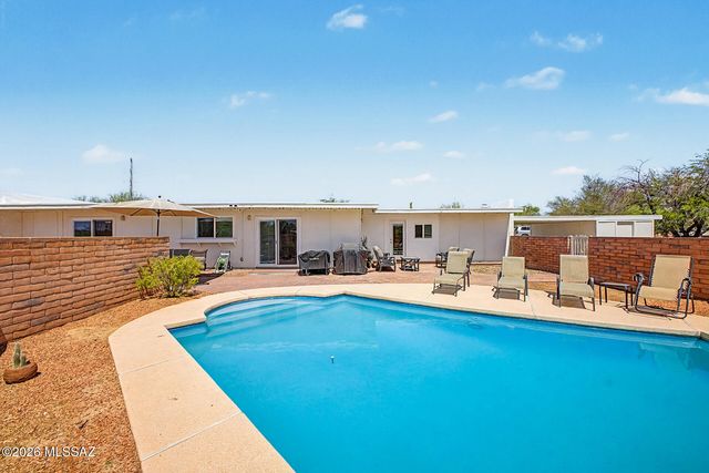 1341 W Chapala Court, Tucson, AZ 85704