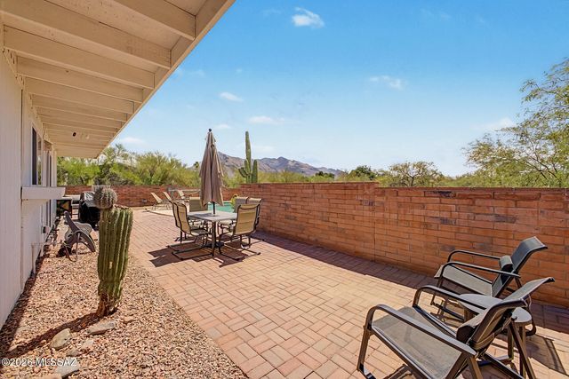 1341 W Chapala Court, Tucson, AZ 85704