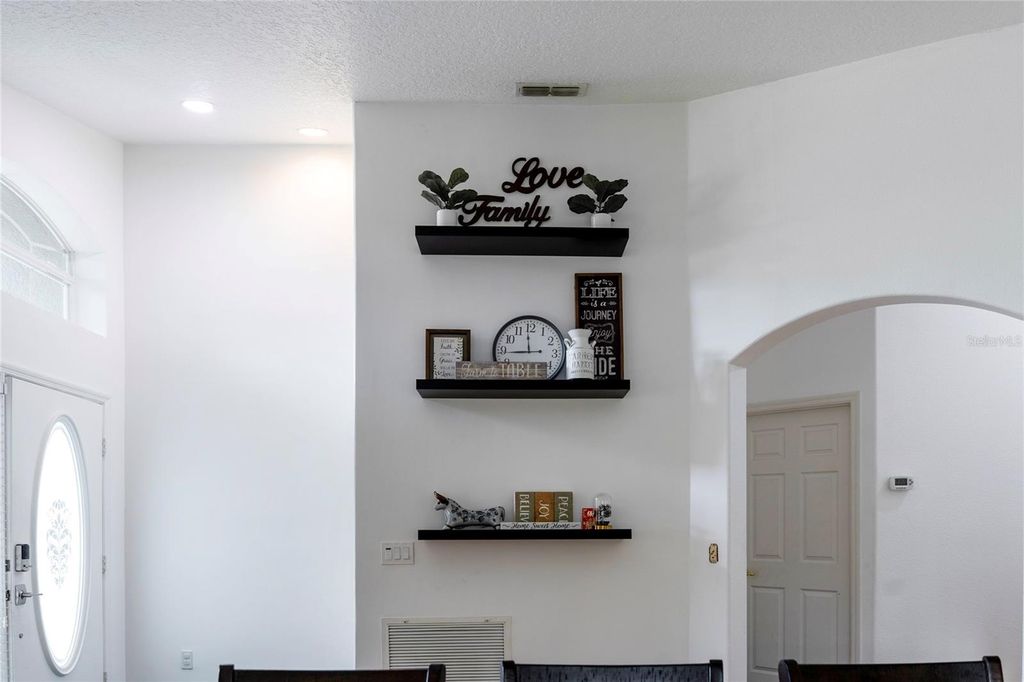 Image 12 of property listing at 10966 ELIOTTI STREET, Orlando, FL 32832