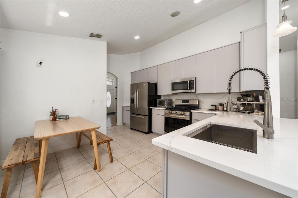Image 17 of property listing at 10966 ELIOTTI STREET, Orlando, FL 32832