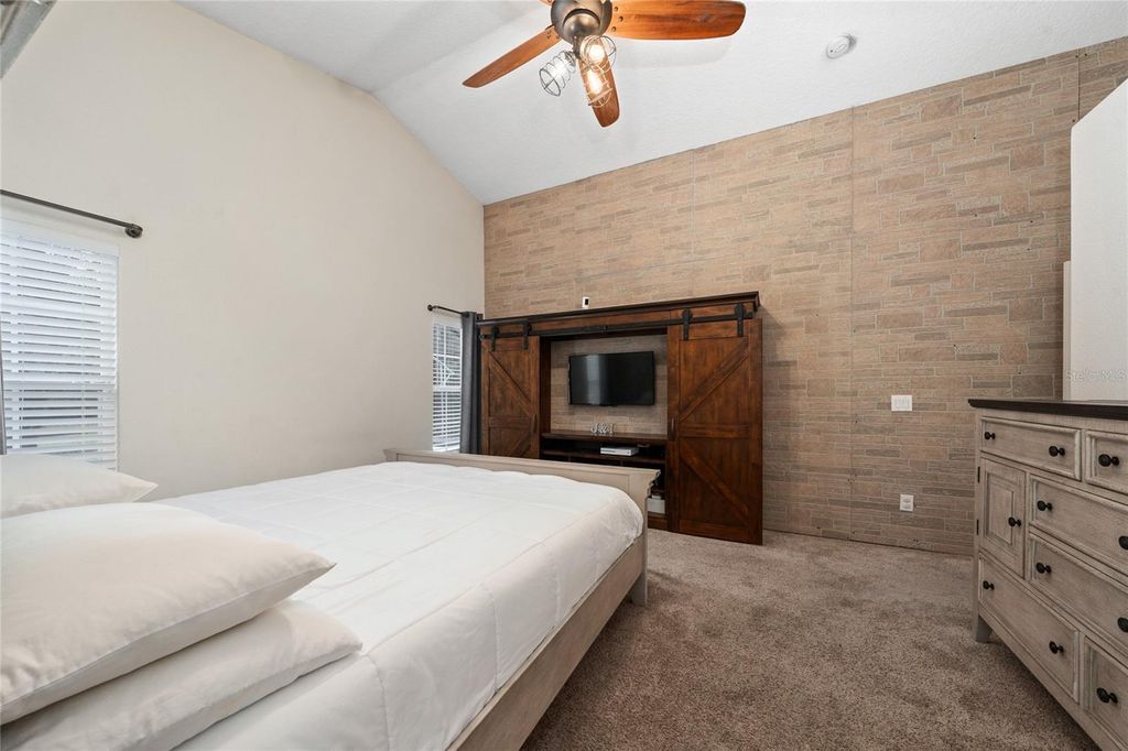 Image 35 of property listing at 10966 ELIOTTI STREET, Orlando, FL 32832