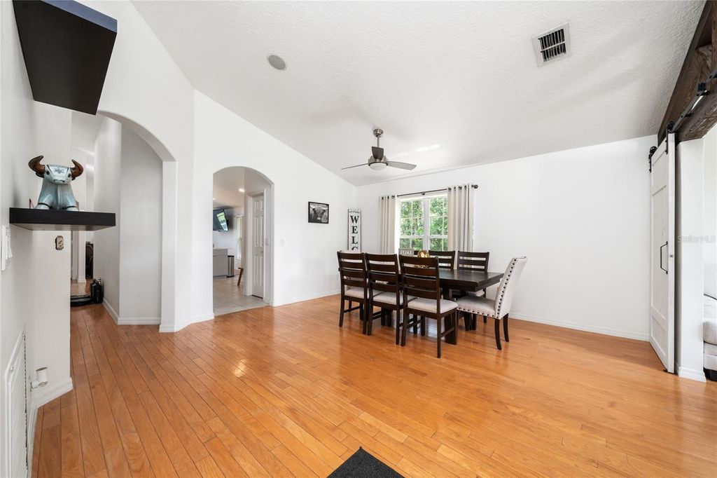 Image 9 of property listing at 10966 ELIOTTI STREET, Orlando, FL 32832