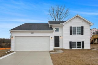 580 Manorwood Circle, Benton Twp, MI 49022