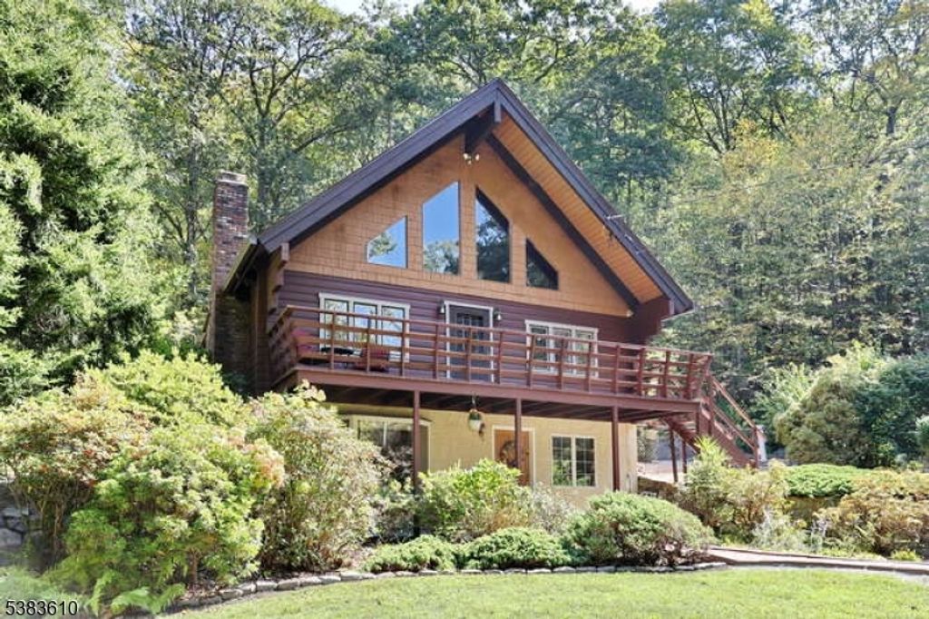315 Kinnelon Rd, Kinnelon Boro, NJ 07405