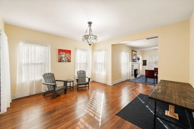 504 W Gilmer Street, Ennis, TX 75119